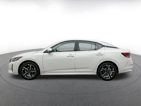 Used 2025 Nissan Sentra SV FWD image 4