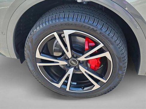 Certified 2025 Audi Q5 Prestige w/ Prestige Package AWD/4WD image 23