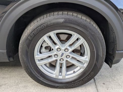 Certified 2023 Ford Explorer XLT image 11