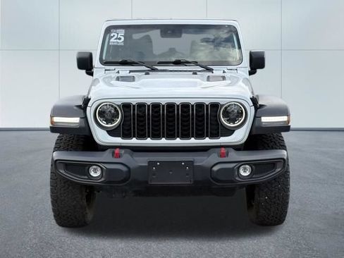Used 2025 Jeep Wrangler Unlimited Rubicon AWD/4WD image 5