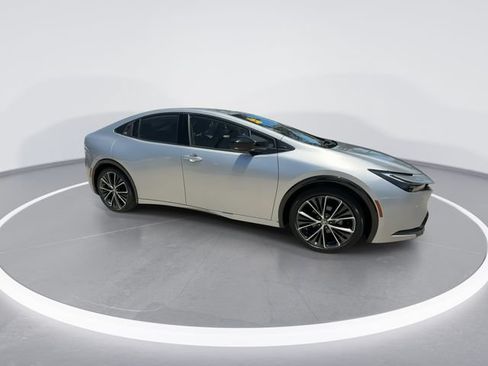 Used 2023 Toyota Prius XLE FWD image 2