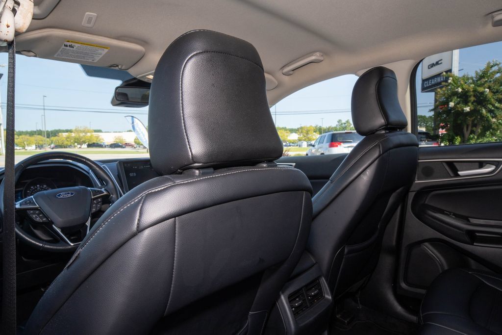 Used 2024 Ford Edge SEL AWD/4WD image 16