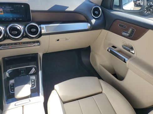 Used 2020 Mercedes-Benz GLB 250 4MATIC image 21