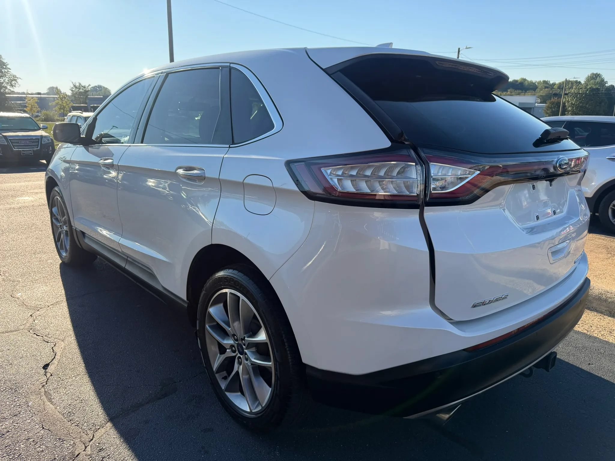 Used 2018 Ford Edge Titanium w/ Equipment Group 301A FWD image 5