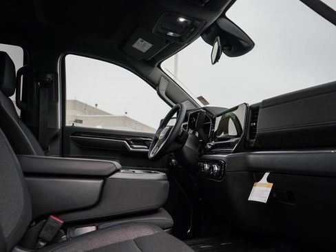 New 2026 GMC Sierra 1500 SLE image 9