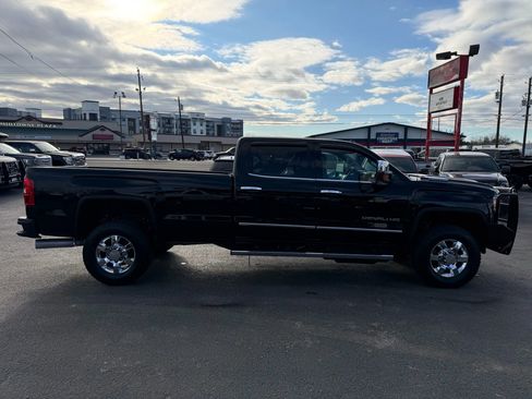 Used 2019 GMC Sierra 3500 Denali w/ Duramax Plus Package image 7