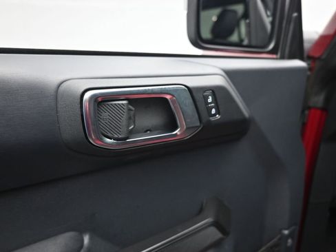 Used 2025 Ford Bronco Badlands AWD/4WD image 9