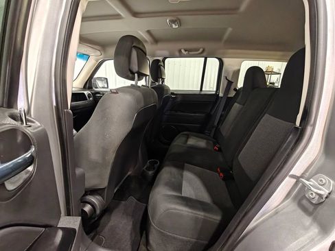 Used 2017 Jeep Patriot Sport w/ Power Value Group FWD image 22