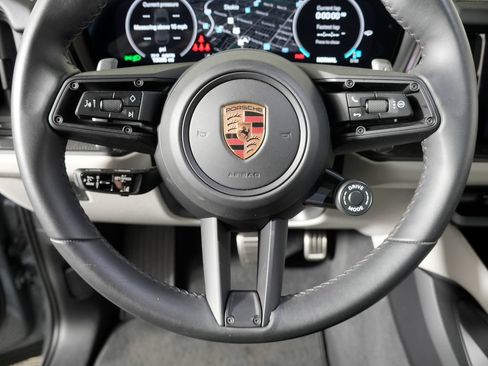 Certified 2025 Porsche Cayenne GTS AWD/4WD image 28
