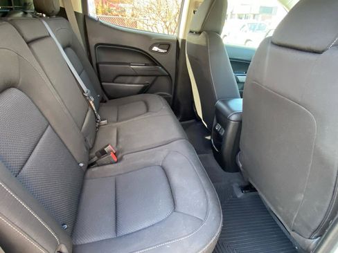 Used 2022 Chevrolet Colorado LT w/ Safety Package image 18