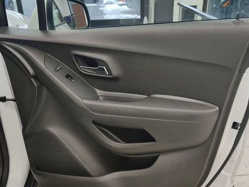 Used 2020 Chevrolet Trax LS w/ Tint and Cruise Package image 15