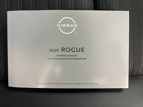 Used 2025 Nissan Rogue SV image 27
