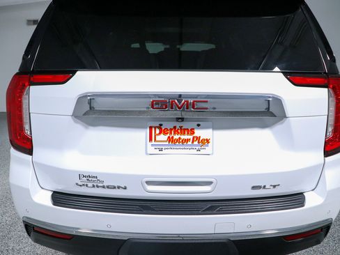Used 2022 GMC Yukon XL SLT w/ SLT Premium Package RWD image 8