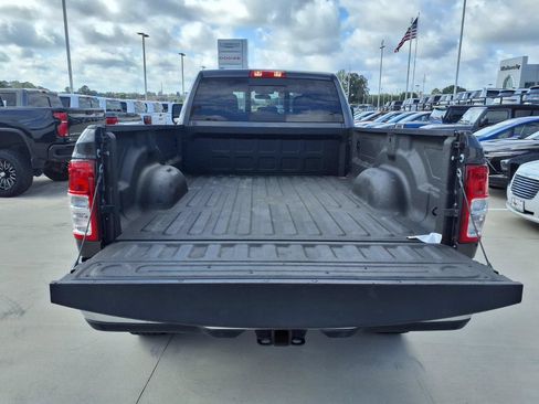 Used 2024 RAM 2500 Tradesman w/ Chrome Appearance Group AWD/4WD image 8
