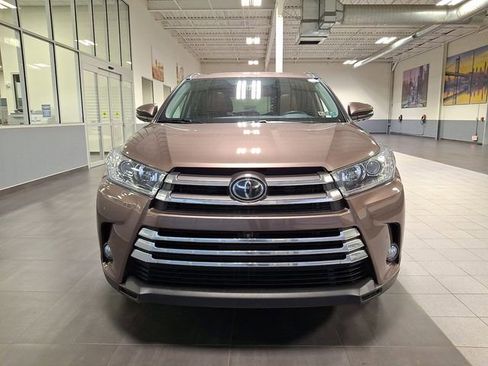 Used 2018 Toyota Highlander Limited Platinum w/ Protection Package #3 image 2