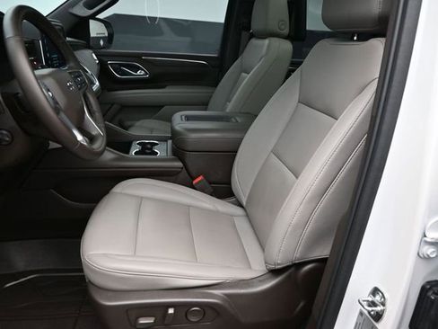 Used 2024 Chevrolet Tahoe Z71 w/ Luxury Package image 26