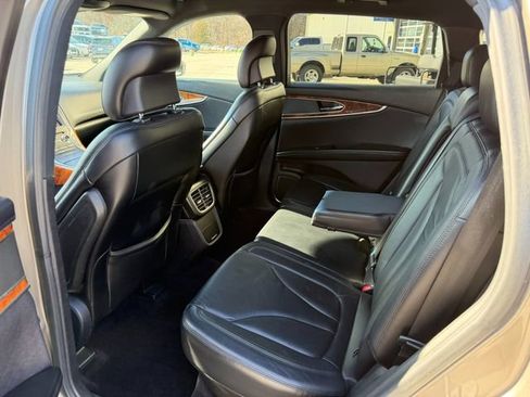 Used 2016 Lincoln MKX Select image 13