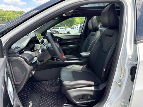 Used 2024 Jeep Compass Trailhawk w/ Sun and Sound Group AWD/4WD image 12