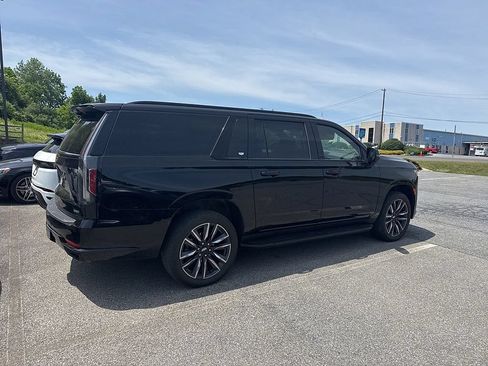 Used 2023 Cadillac Escalade ESV Sport w/ LPO, Floor Liner Package AWD/4WD image 6