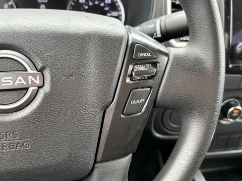 Used 2024 Nissan Frontier SV RWD image 17