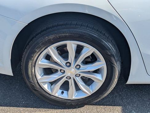 Used 2025 Chevrolet Malibu LT FWD image 11