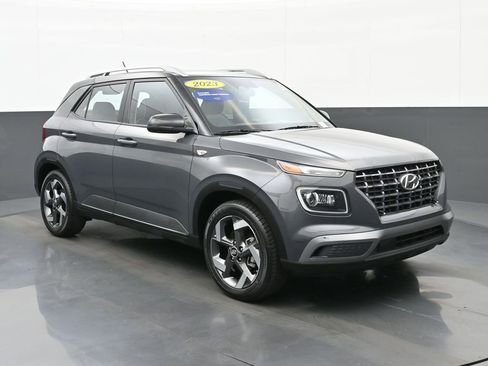 Certified 2023 Hyundai Venue Limited w/ Cargo Package image 1