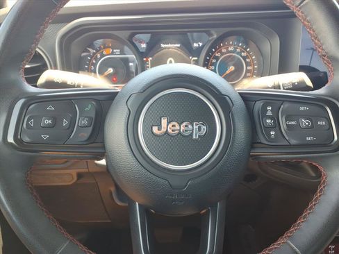 Used 2024 Jeep Wrangler Unlimited Rubicon AWD/4WD image 14