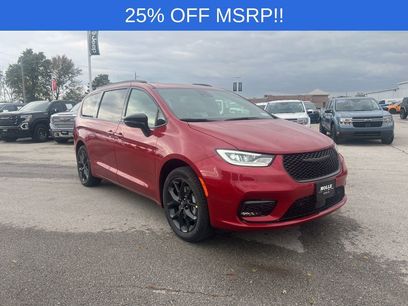 New 2026 Chrysler Pacifica Limited