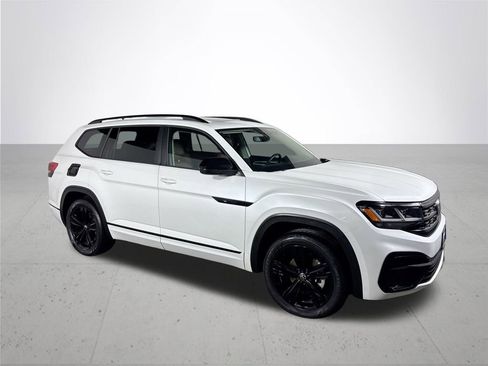 Certified 2022 Volkswagen Atlas SEL R-Line image 5