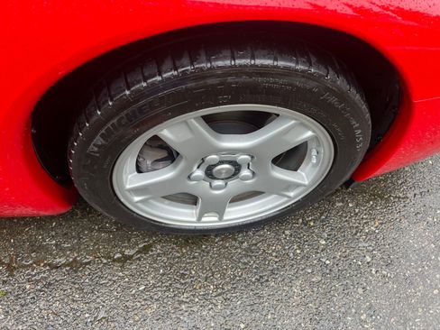 Used 1997 Chevrolet Corvette Coupe w/ Performance Handling Pkg image 13