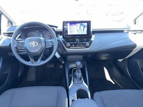 Used 2025 Toyota Corolla LE image 11