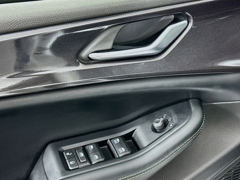 Used 2023 Jeep Grand Cherokee Altitude image 15