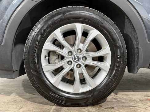 Used 2021 Kia Telluride LX FWD image 11
