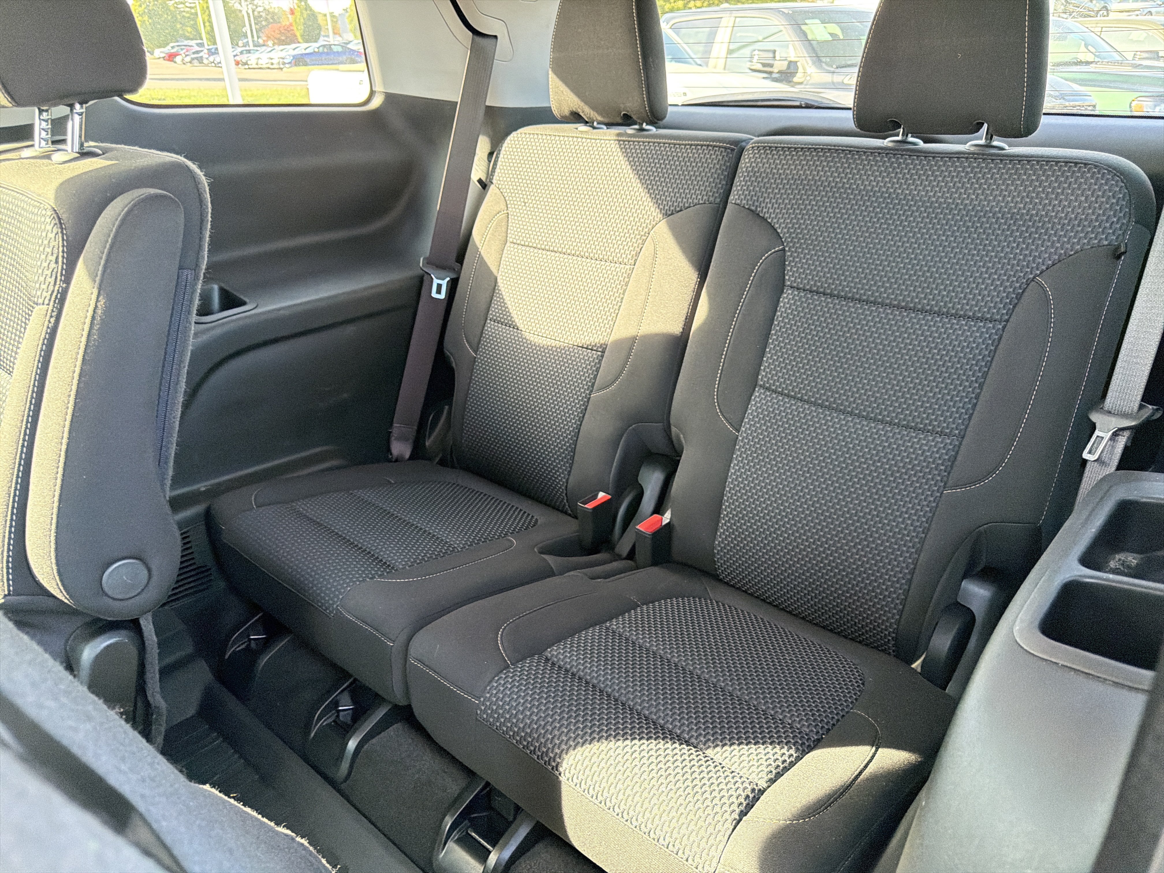 Used 2022 GMC Acadia SLE w/ Driver Convenience Package FWD image 20