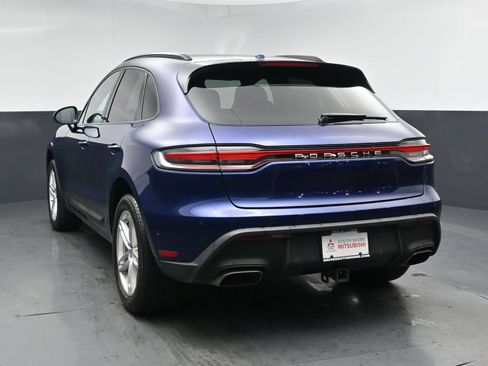 Used 2022 Porsche Macan AWD/4WD image 2