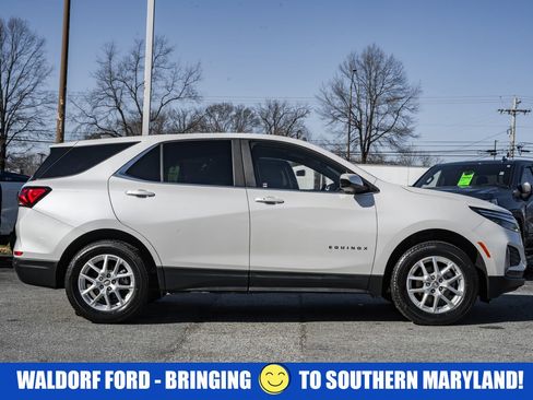 Used 2022 Chevrolet Equinox LT image 3