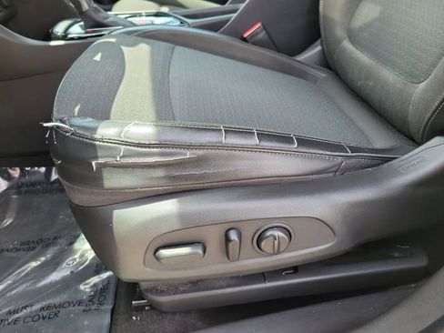 Used 2020 Buick Encore GX Select w/ Sport Touring Package image 18