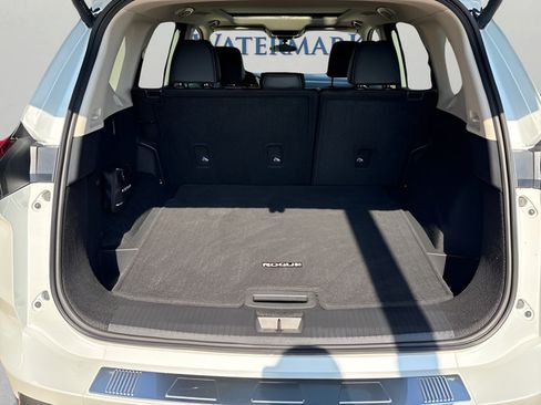 Certified 2025 Nissan Rogue SV w/ SV Premium Package AWD/4WD image 23