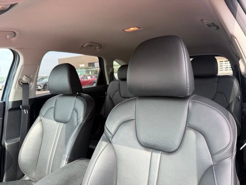 Used 2025 Kia Sorento S FWD image 22