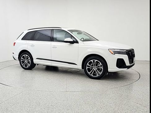 Used 2025 Audi Q7 2.0T Premium Plus w/ Premium Plus Package AWD/4WD image 3