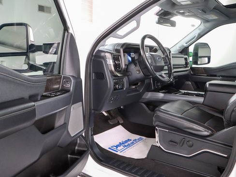 Used 2024 Ford F250 Lariat w/ Lariat Ultimate Package AWD/4WD image 4