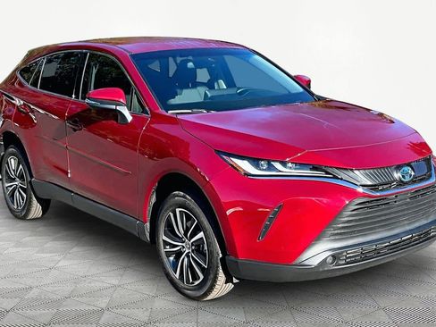 Certified 2024 Toyota Venza LE AWD/4WD image 3