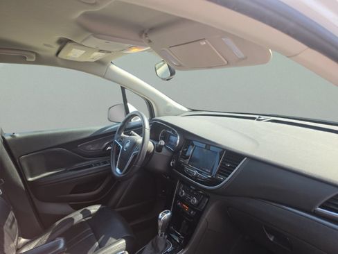 Used 2022 Buick Encore Preferred FWD image 31