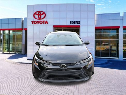 Used 2024 Toyota Corolla LE FWD image 11