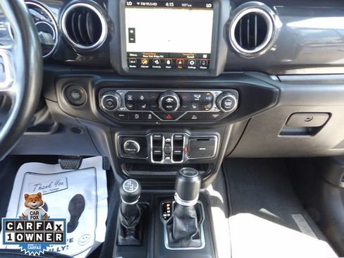 Used 2022 Jeep Wrangler Unlimited Sahara AWD/4WD image 18