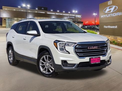 Used 2022 GMC Terrain SLT image 3