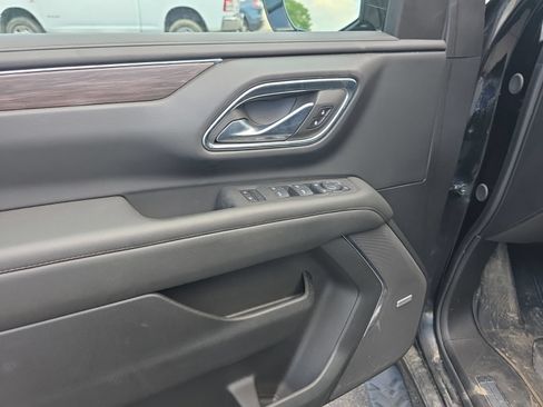 Used 2024 Chevrolet Tahoe Z71 w/ Luxury Package AWD/4WD image 10
