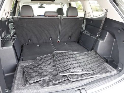Used 2025 Volkswagen Atlas Peak Edition SE AWD/4WD image 7