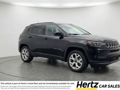 Used 2025 Jeep Compass Latitude image 1