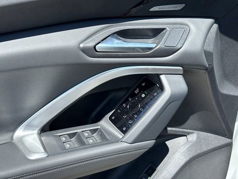 Certified 2025 Audi Q5 2.0T Premium Plus w/ Premium Plus image 17